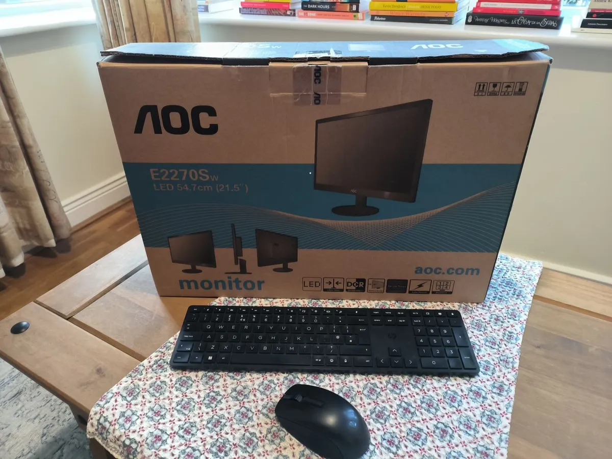 Monitor + Wireless key board & mouse - Image 1