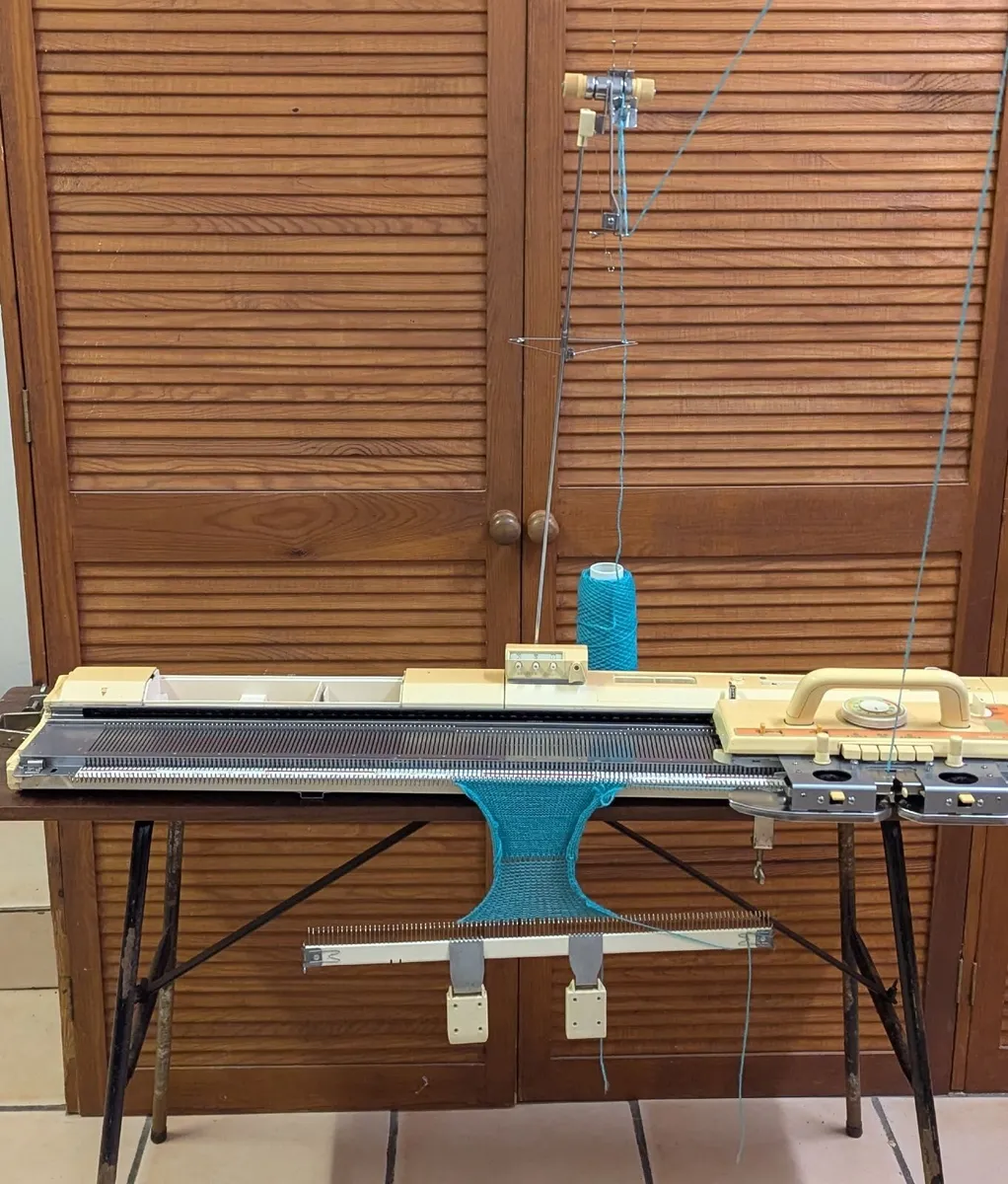 Brother KH840 Vintage Knitting Machine & KR830 rib - Image 1