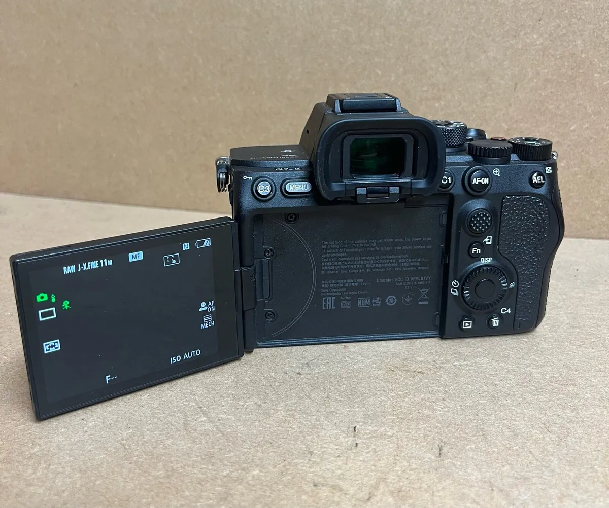 Sony Alpha 7 ILCE-7SM3 Camera Body - Image 3