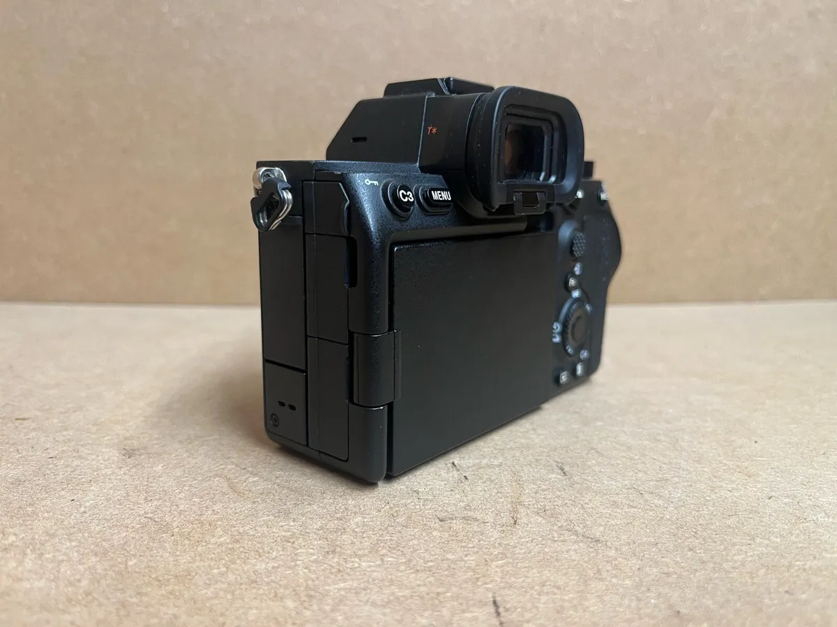 Sony Alpha 7 ILCE-7SM3 Camera Body - Image 4