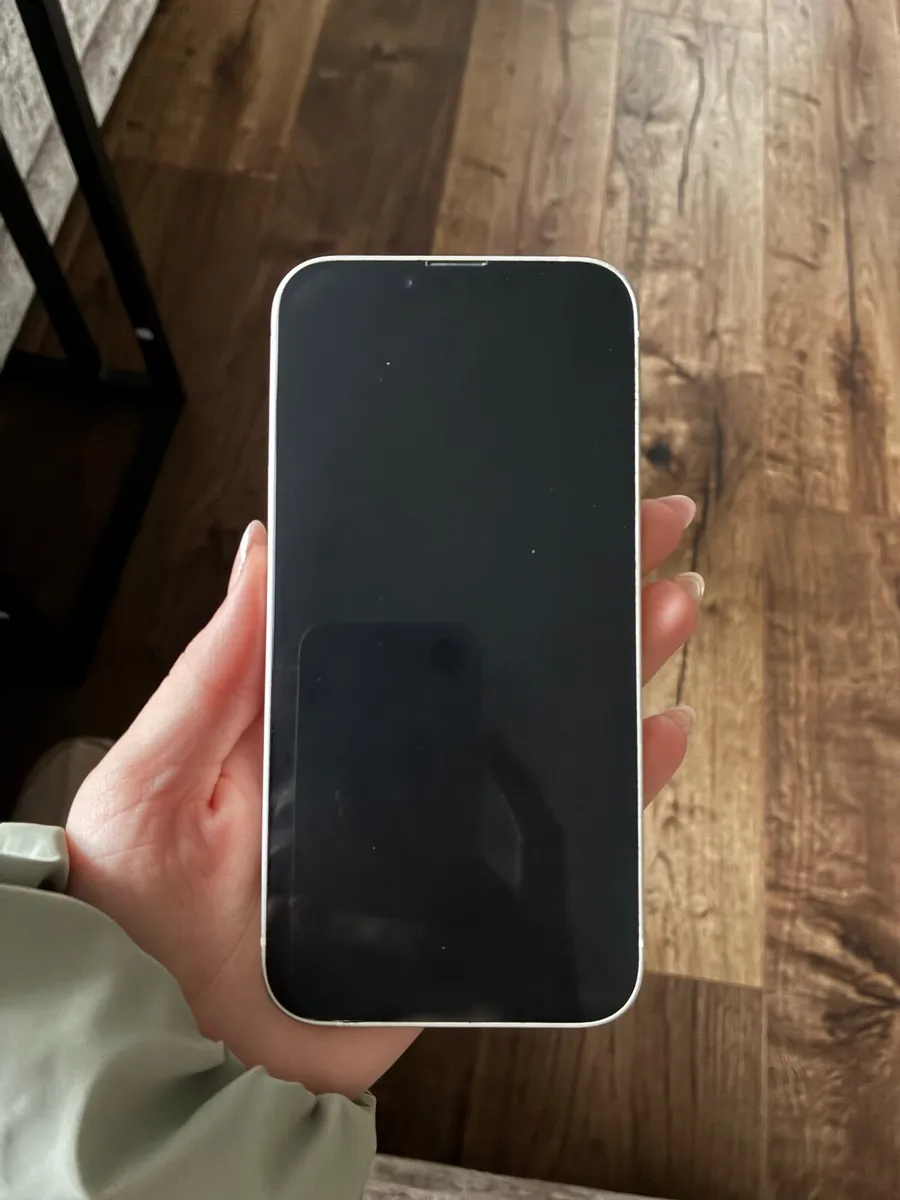 iPhone 14 - Image 1
