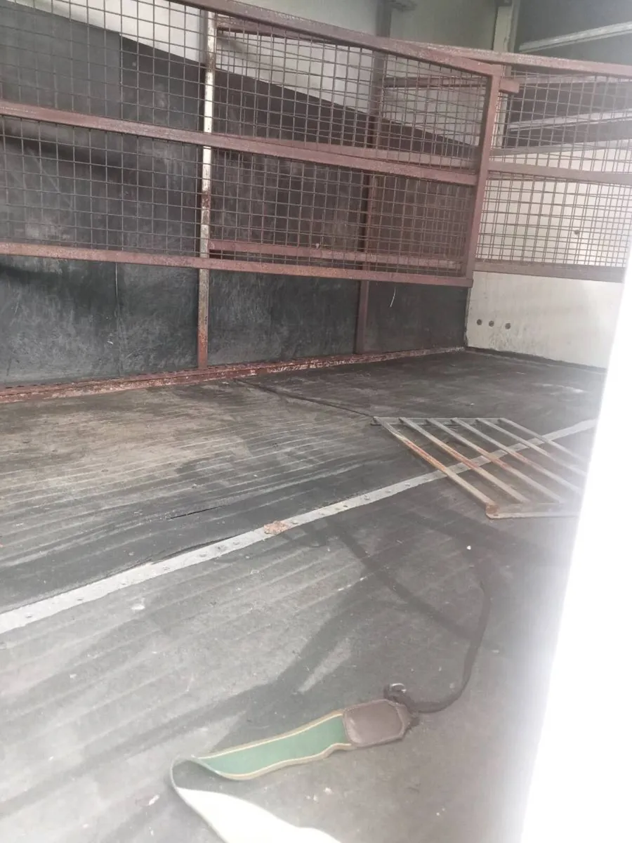 Horse lorry - Image 3