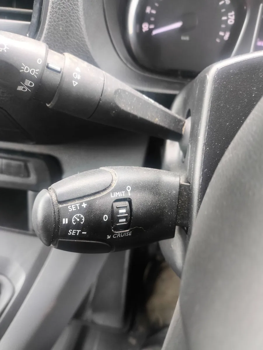 Peugeot Expert 2022 - Image 2