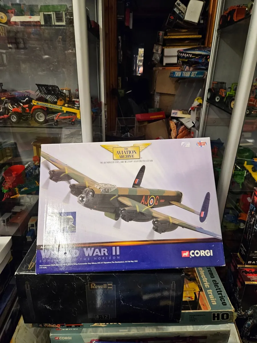 Corgi British WW2 RAF Lancaster Dambusters - Image 1