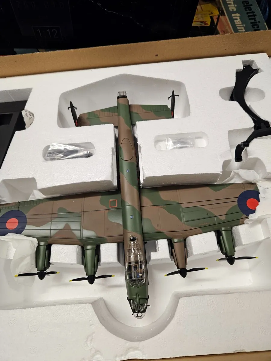 Corgi British WW2 RAF Lancaster Dambusters - Image 2