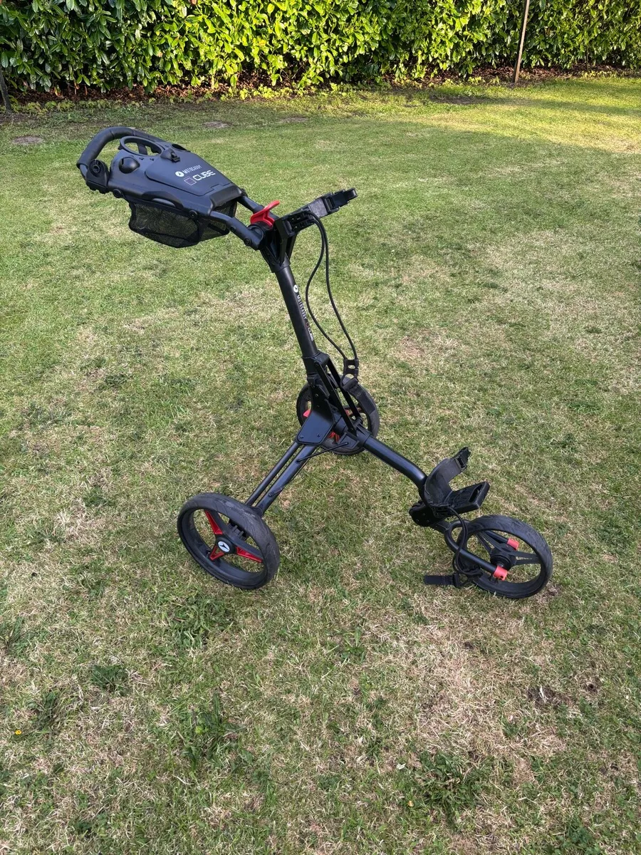 Motocaddy cube Golf trolley - Image 1