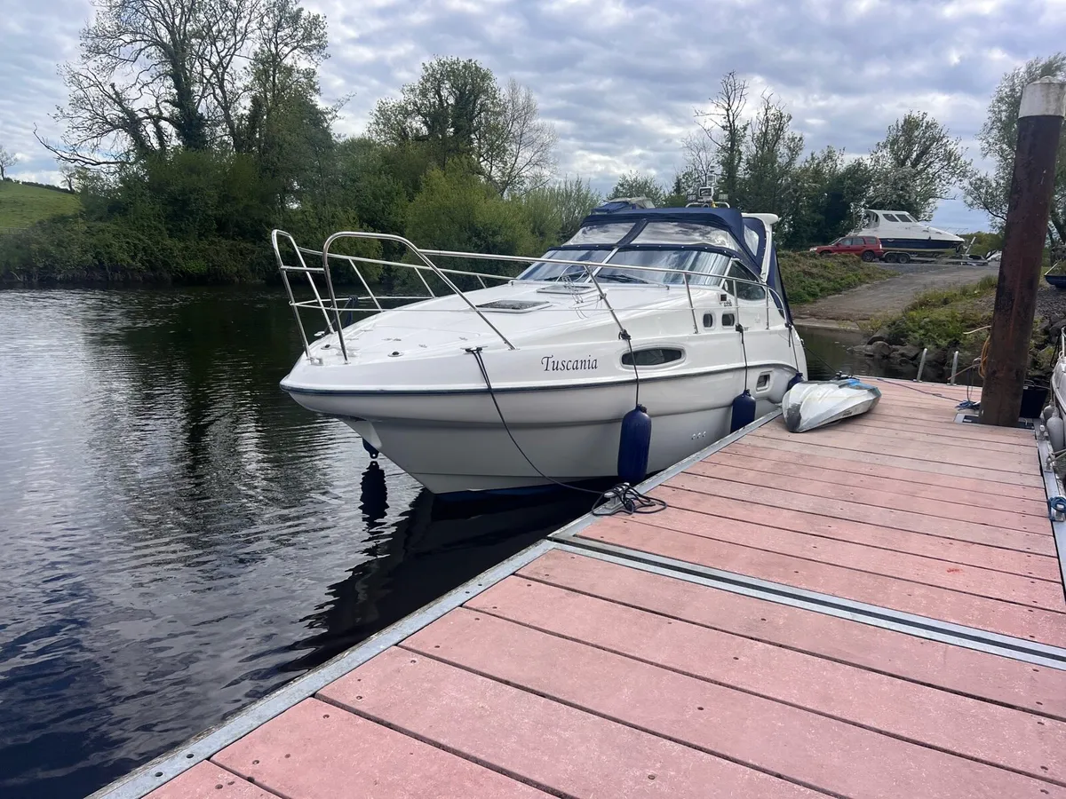 Sealine s28 sports cruiser - Image 1
