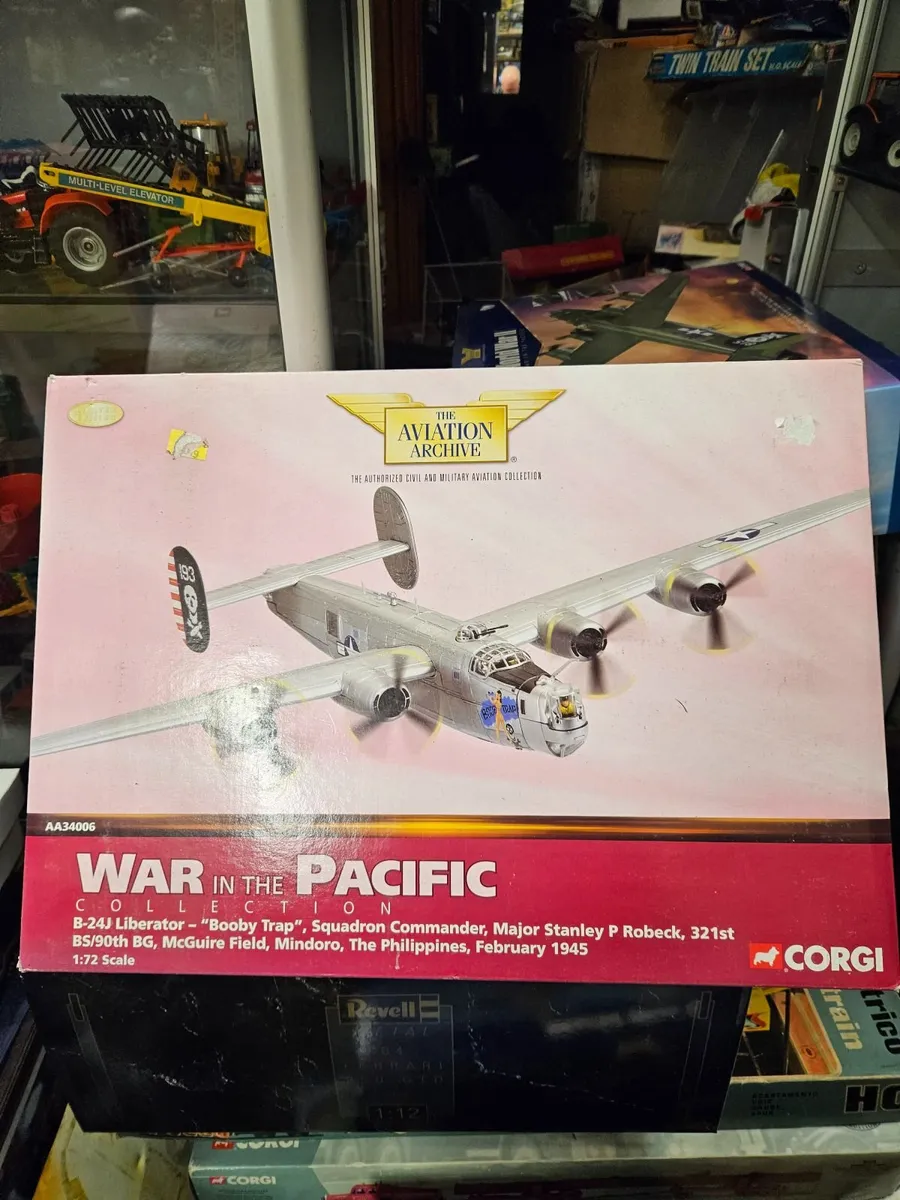 Corgi American WW2 B24 Liberator Bomber - Image 3