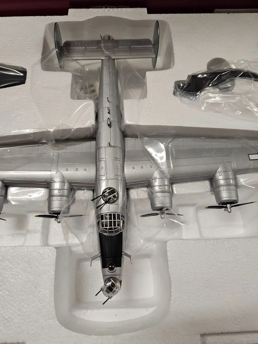 Corgi American WW2 B24 Liberator Bomber - Image 4