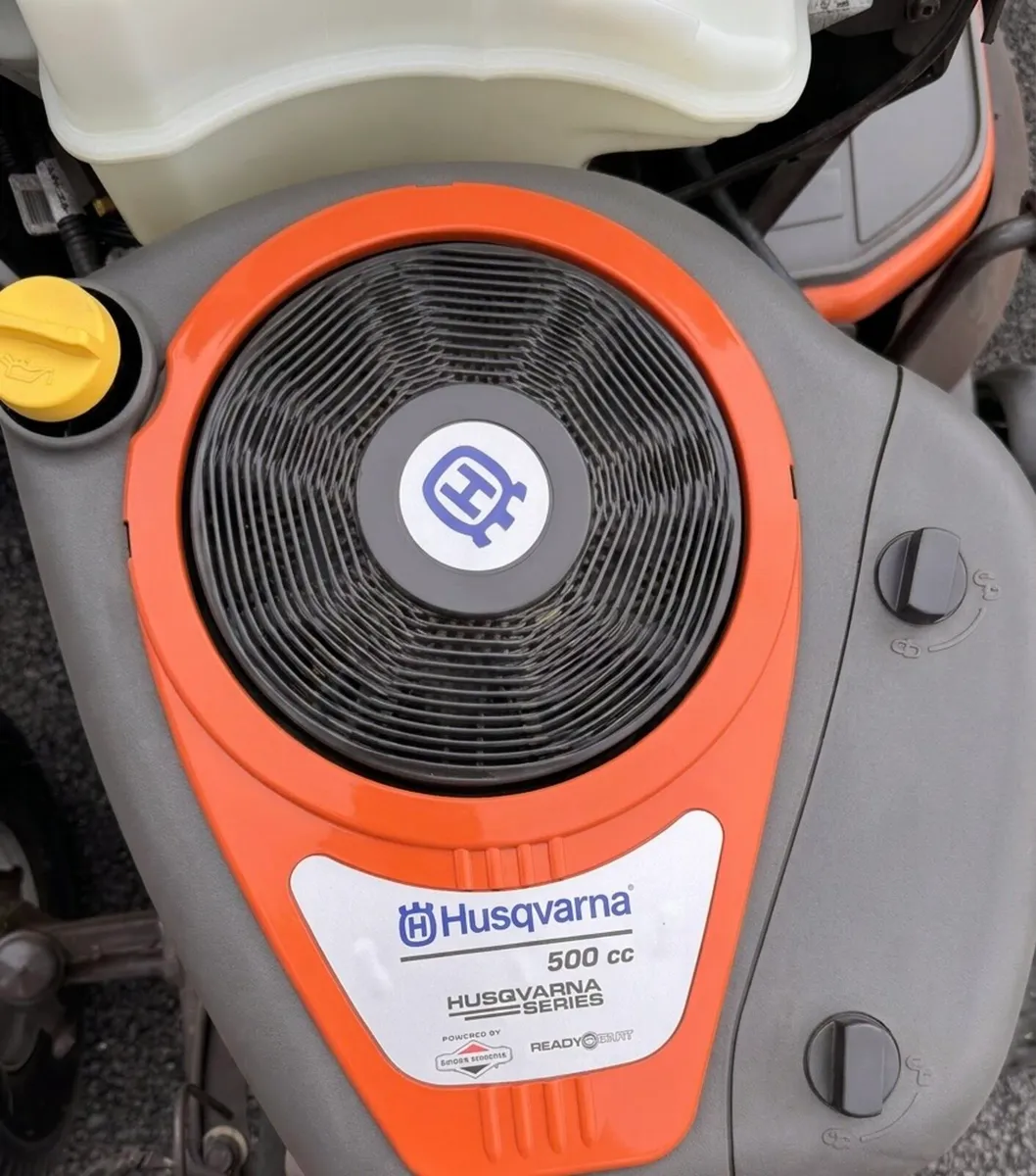 Husqvarna ride on lawnmower - Image 4