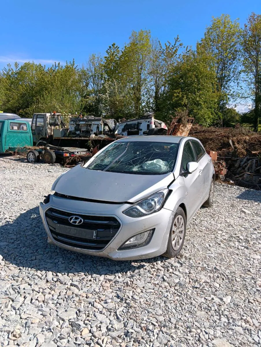 Breaking Hyundai i30 2016 1.6crdi - Image 1