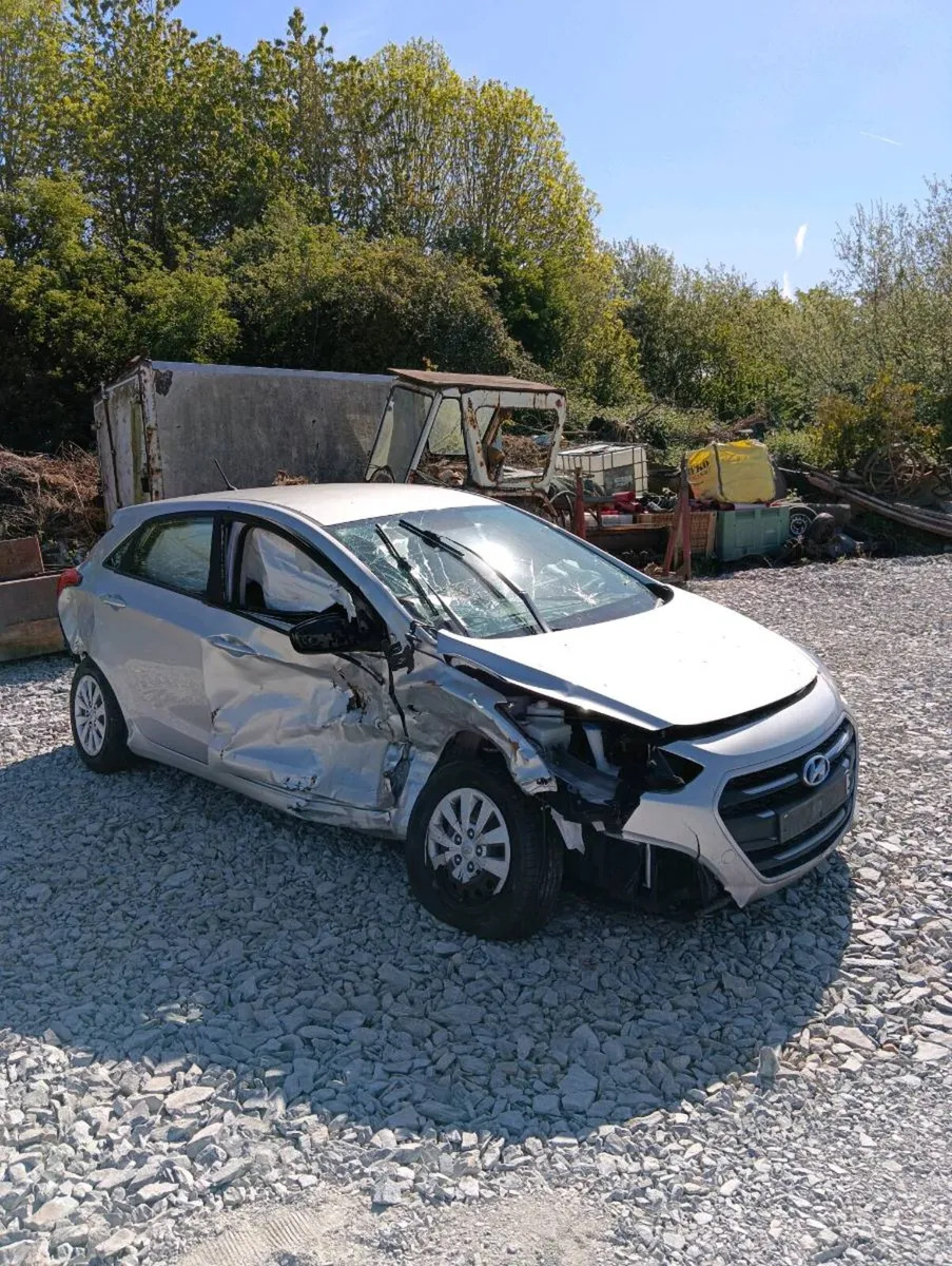 Breaking Hyundai i30 2016 1.6crdi - Image 2