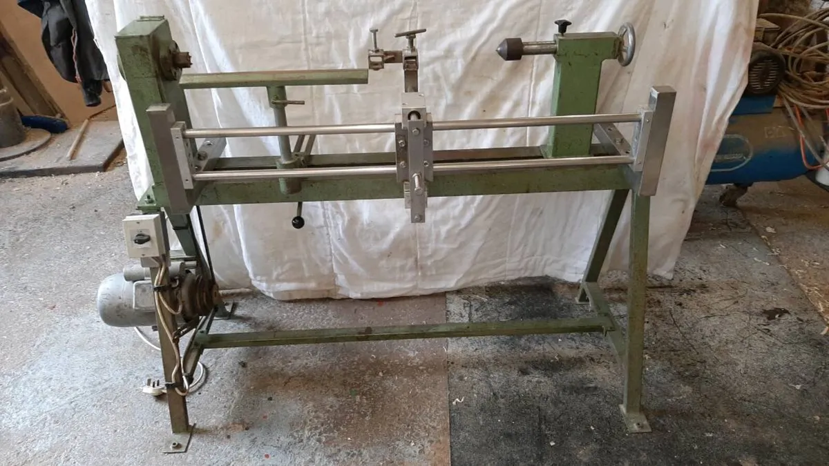 Wood Lathe with copying attachment - Image 3