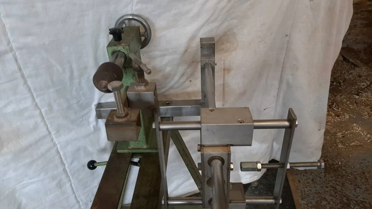 Wood Lathe with copying attachment - Image 4