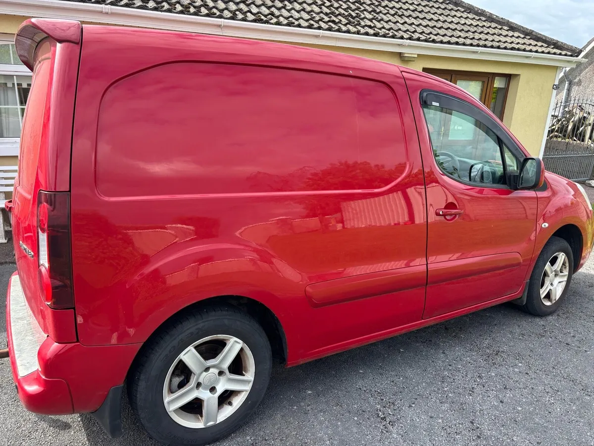 Van - Image 2