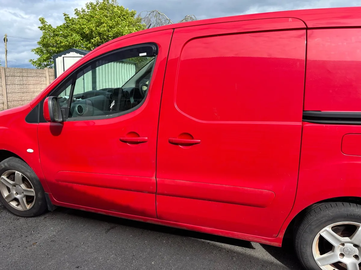 Van - Image 3