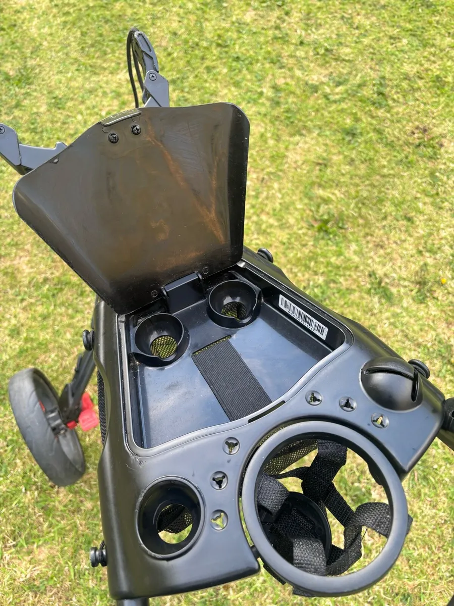 Motocaddy cube Golf trolley - Image 4