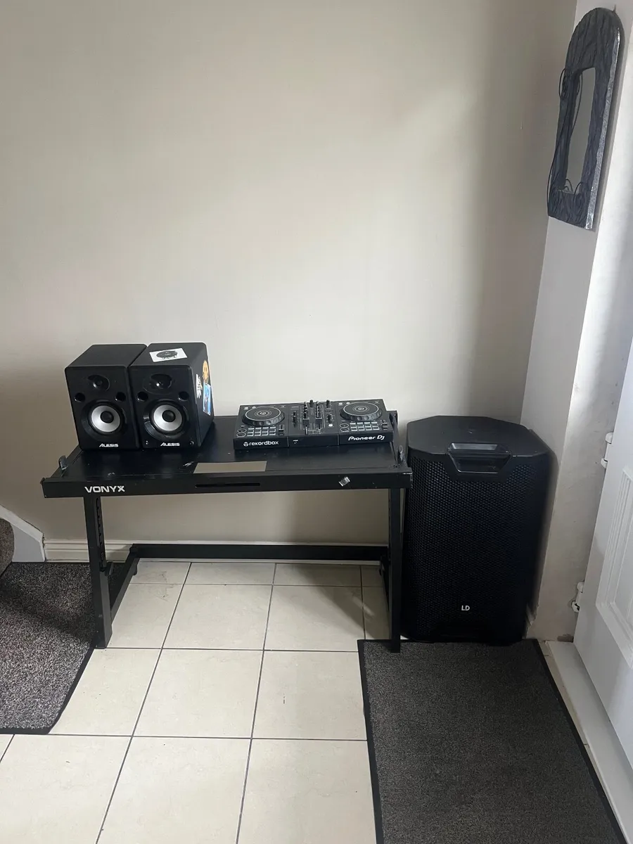 Dj equipment - Image 1