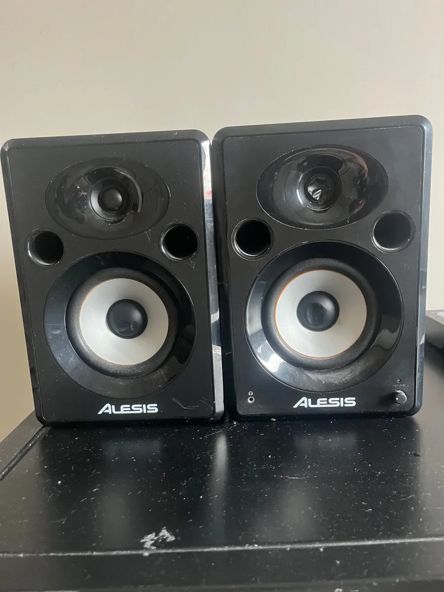 Dj equipment - Image 2