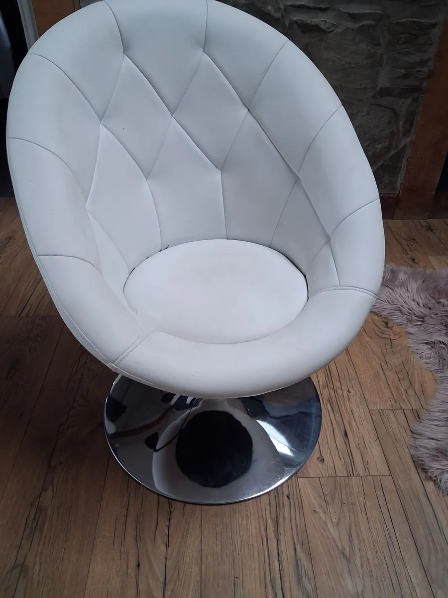 White Leather Swivel Chair - Image 1