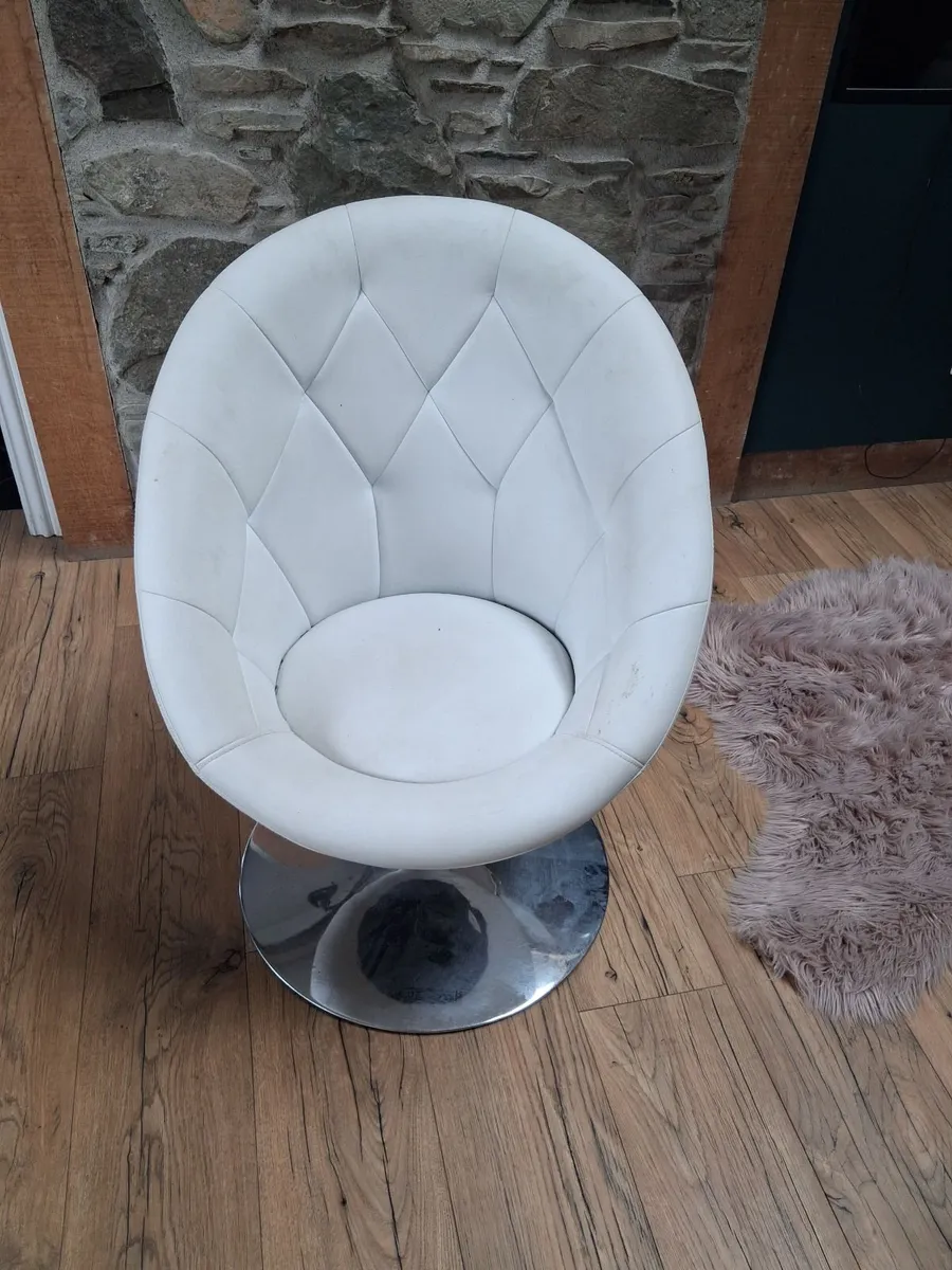 White Leather Swivel Chair - Image 4