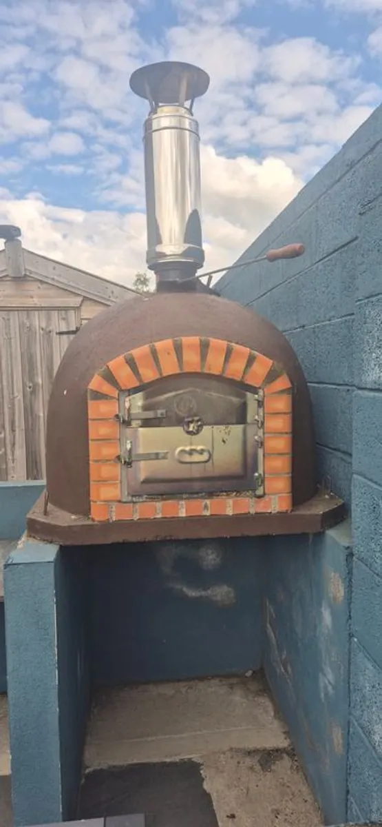 Wood Fire Pizza Oven - Image 1