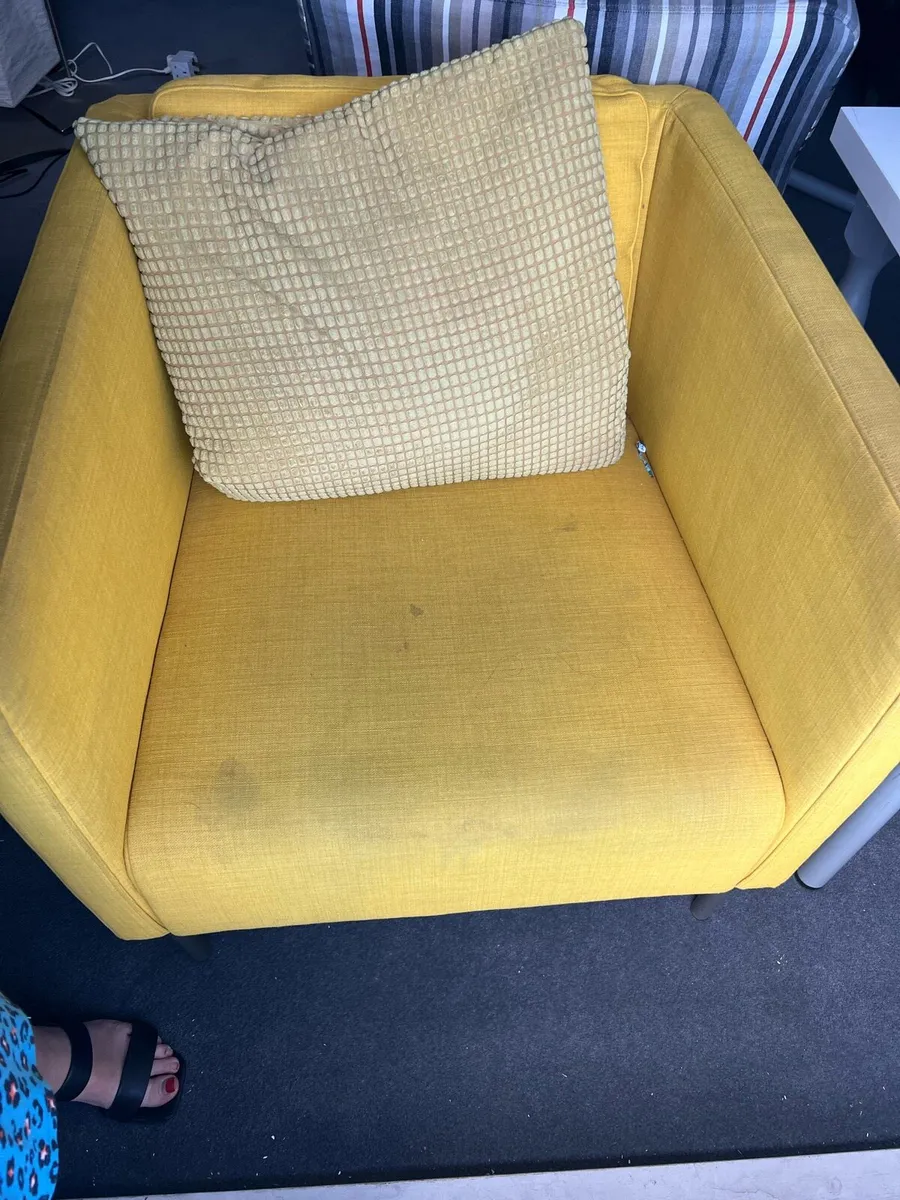 Beko washing machine several chairs couches tables - Image 3