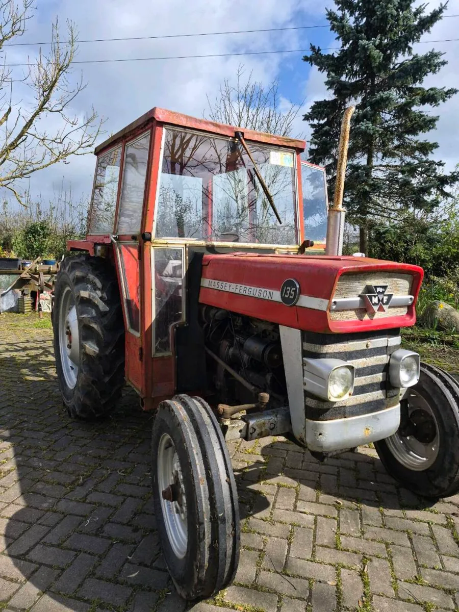 Massey Ferguson 135 Tractor - Image 1