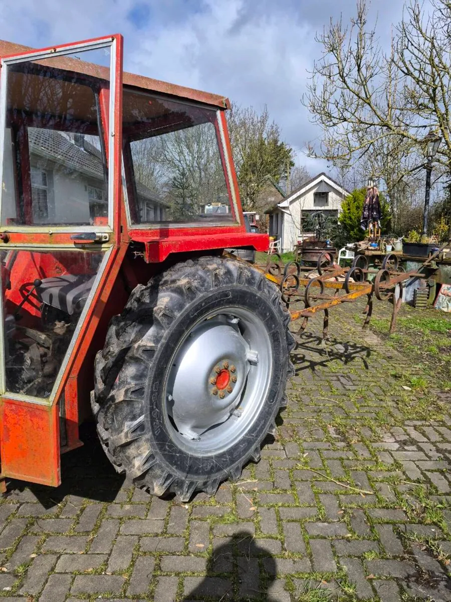 Massey Ferguson 135 Tractor - Image 2