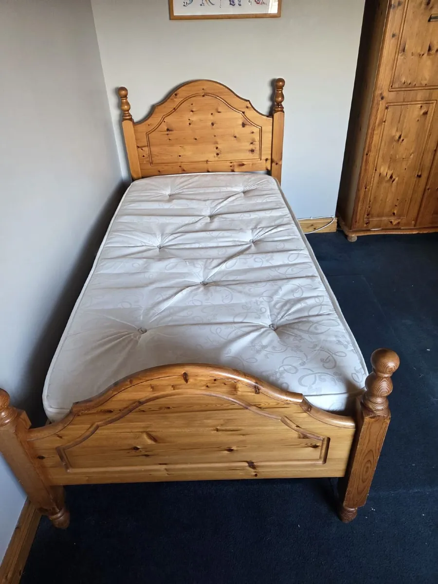 Bed - Image 2