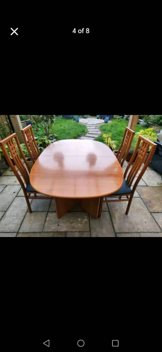 Extendable kitchen dining table - Image 1