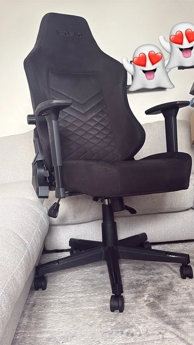 Gaming Chair (Professionally Deep Cleaned)LikeNew - Image 1