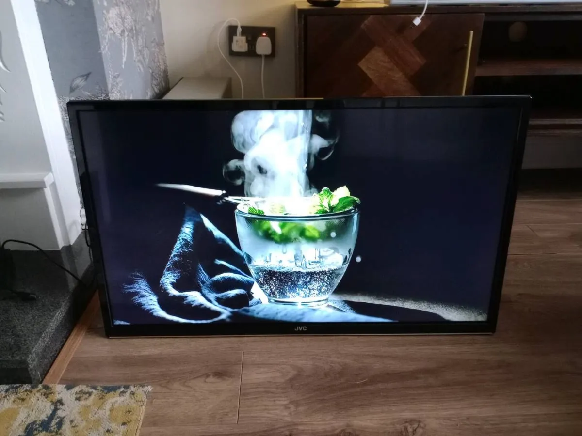JVC smart 32" HD TV lt-32c672 - Image 3