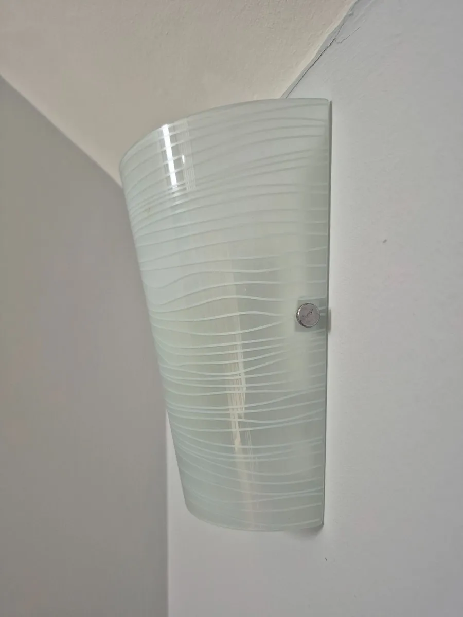 8 Wall lights - Image 1