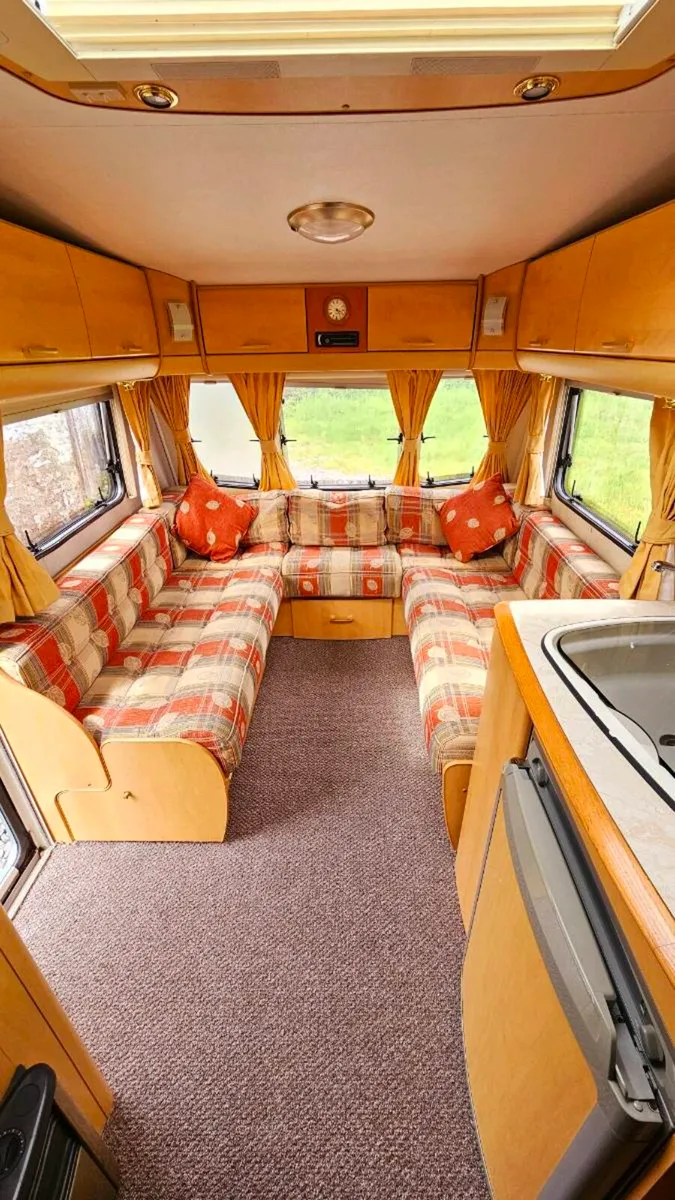 4/5 berth Caravan for sale  fixed bedroom - Image 2