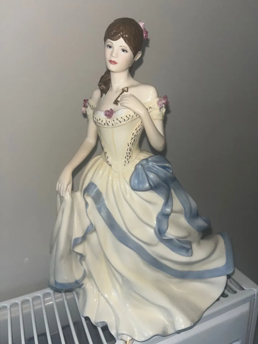Royal dulton doll - Image 1