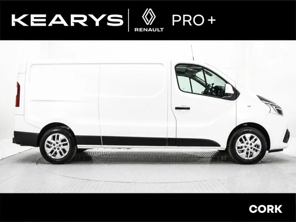Renault Trafic LL30 Energy dCi 145 Sport MY19 - Image 4
