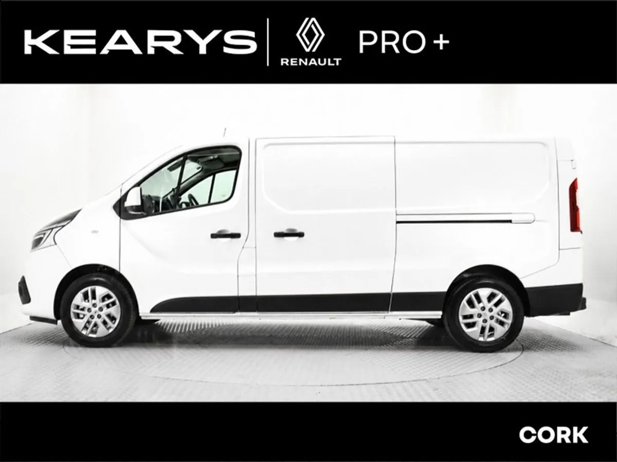 Renault Trafic LL30 Energy dCi 145 Sport MY19 - Image 3