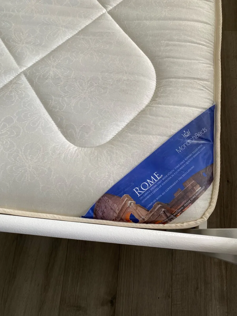 Single bed and mattress - Image 3