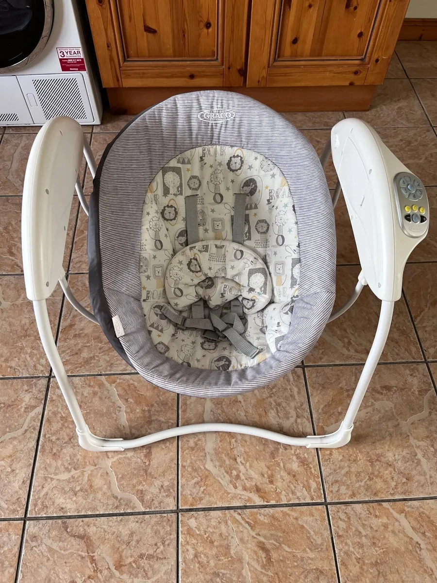 Baby rocking chair