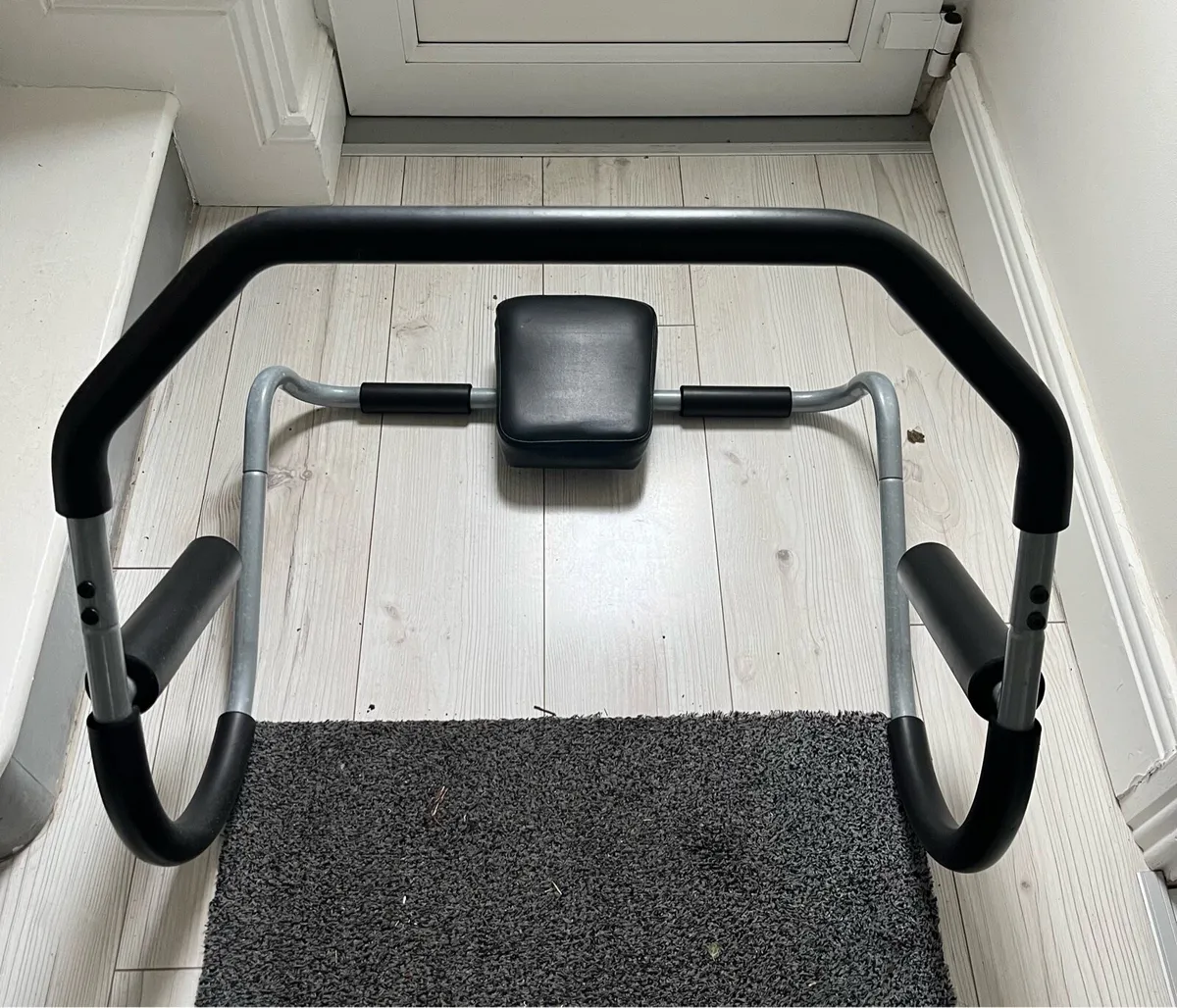 Ab exercise cruncher