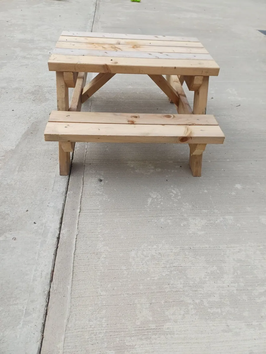 Kids picnic bench - Image 2