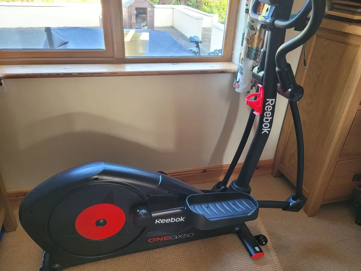 Cross trainer - Image 1