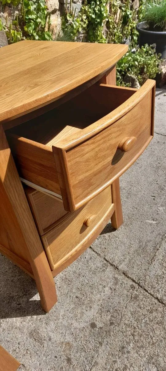 2 X Oak Bedside Lockers - Image 3