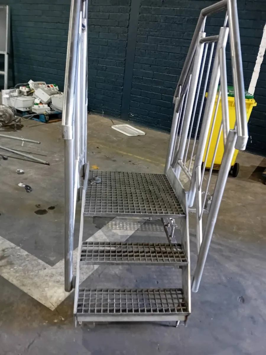 Stainless stair/platform - Image 2