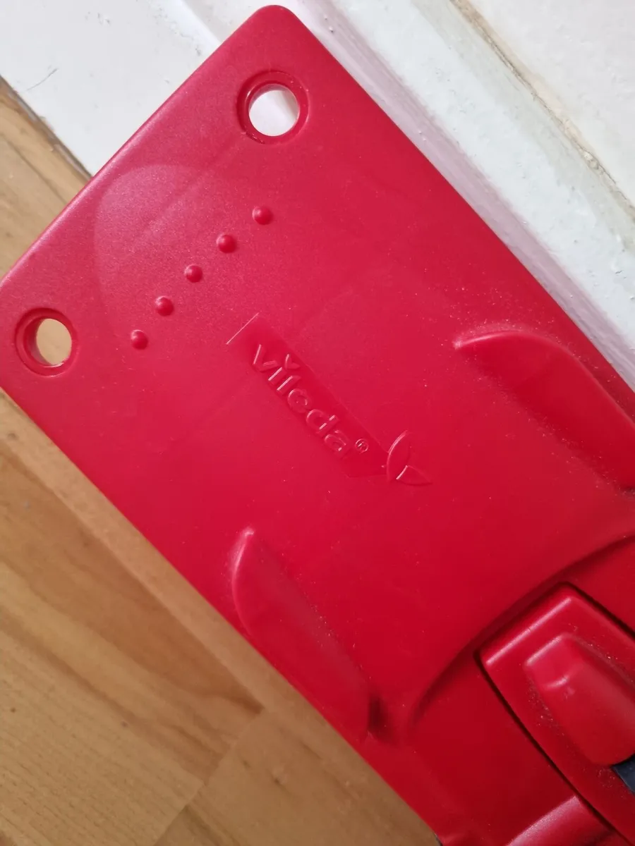 FREE Vileda mop handle with mop frame - Image 4