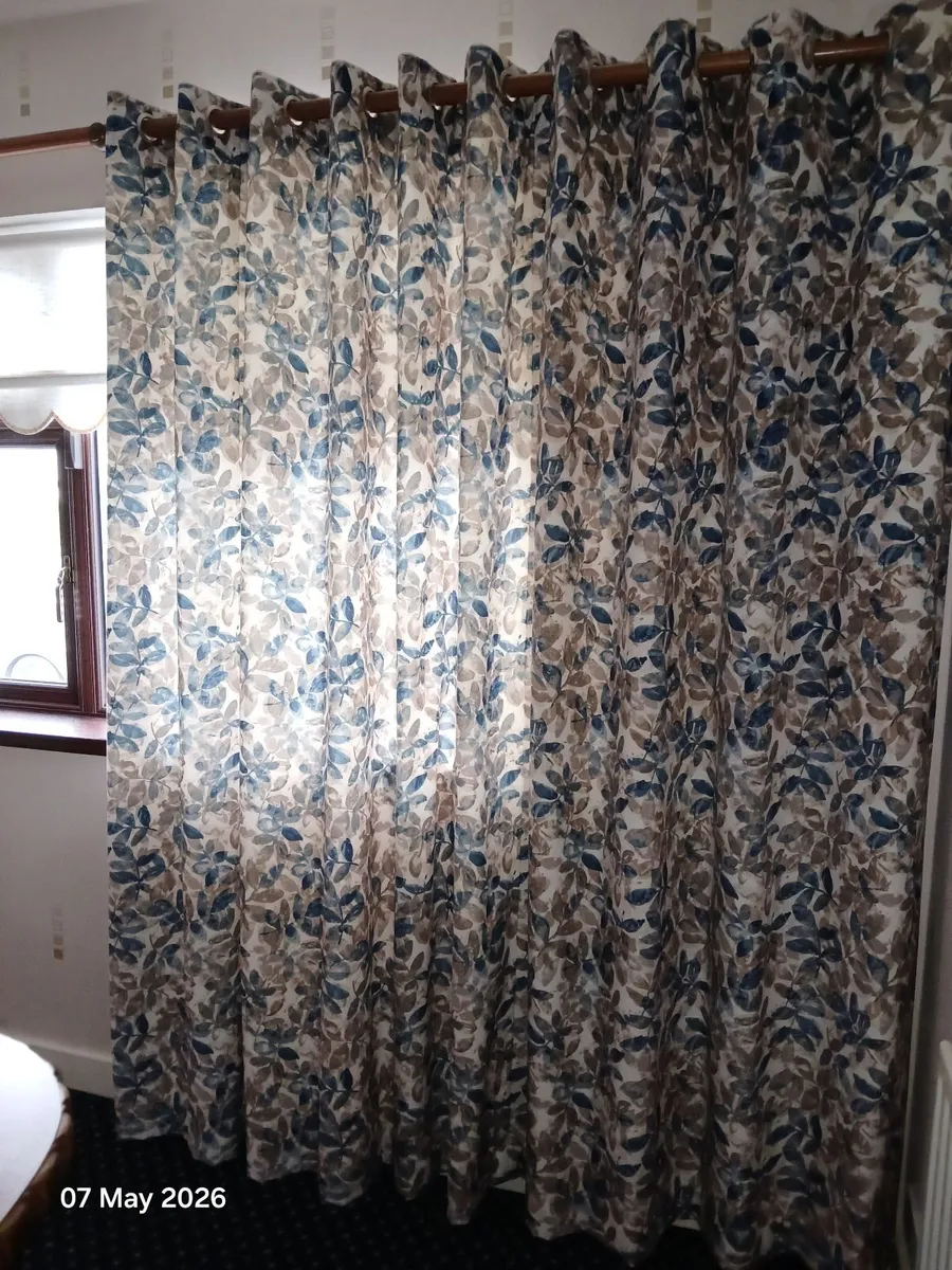 Living room eyelet curtains