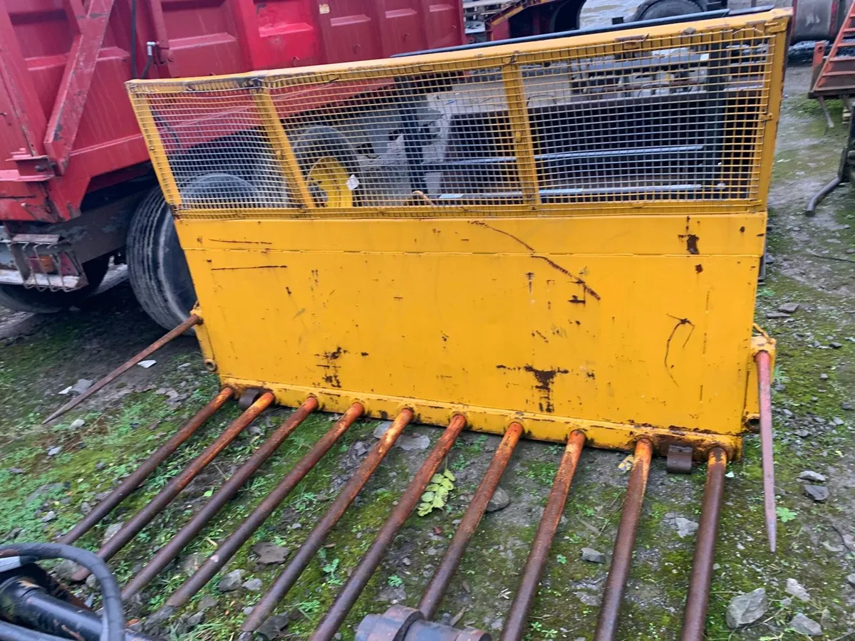 SILAGE FORK 8'6" C/W SIDE TINES - Image 4