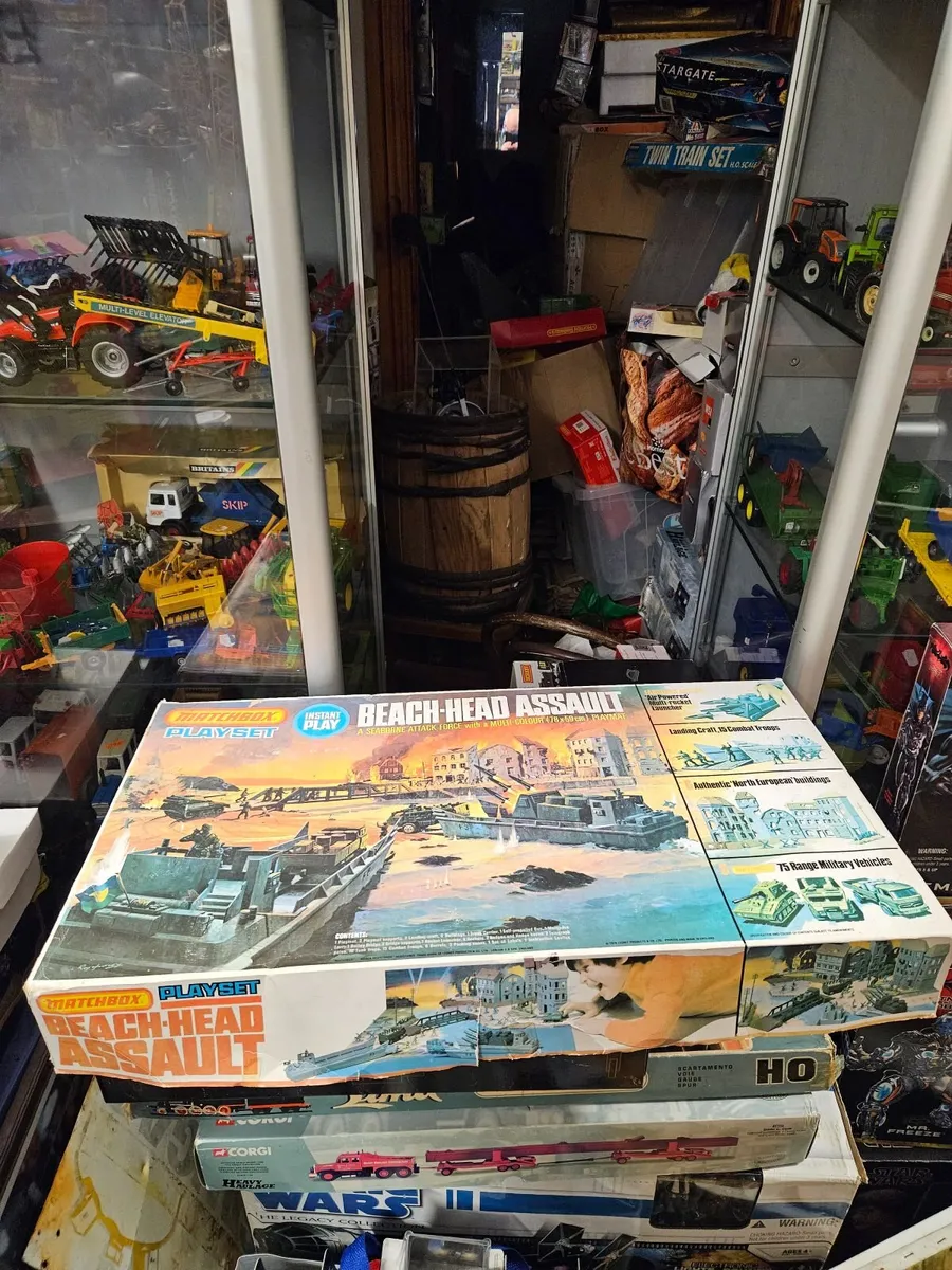 Matchbox Beach Head Assault Playset - Image 1