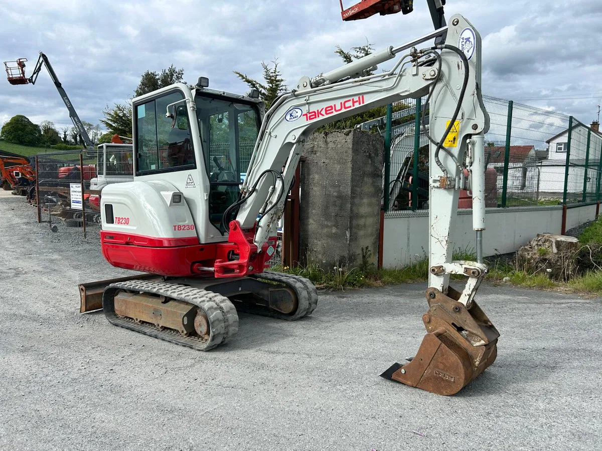 Takeuchi TB230 Year 2021 - Image 4
